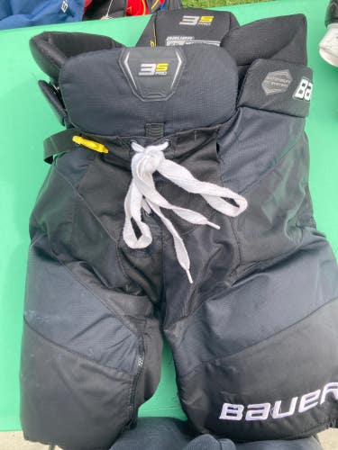 Black Senior Medium Bauer Supreme 3S Pro Hockey Pants (Used)