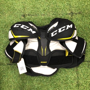 Medium Junior CCM Tacks 9060 Shoulder Pads (Used)