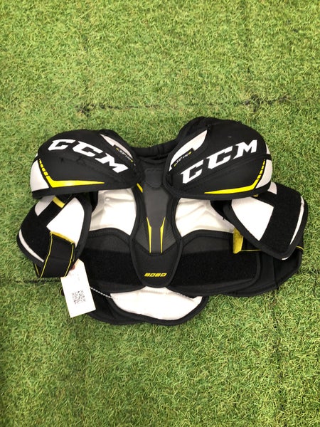 Medium Junior CCM Tacks 9060 Shoulder Pads (Used)