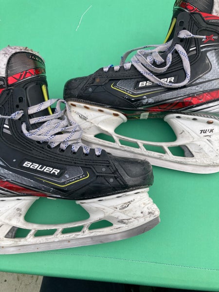 Senior Bauer Vapor 2X Pro Hockey Skates Regular Width Size 6 (Used)