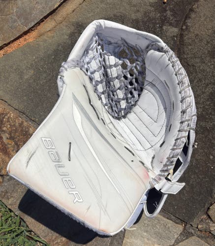 2023 Bauer Vapor Hyperlite 2 Regular (Used)