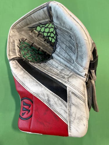 White Intermediate Warrior Ritual G4 Goalie Glove Regular (Used)