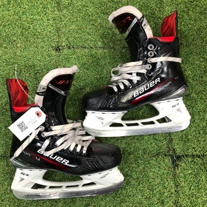 Senior Bauer Vapor X4 Hockey Skates Size 6.0 Fit 3 (Used)