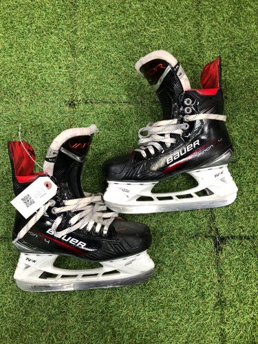 Senior Bauer Vapor X4 Hockey Skates Size 6.0 Fit 3 (Used)