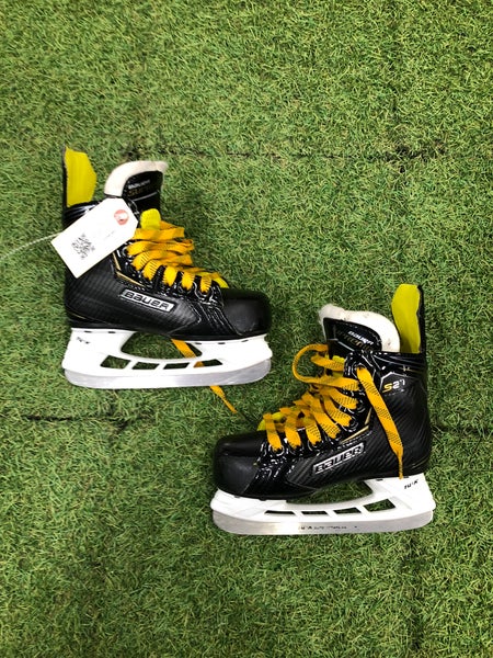 Youth Bauer Supreme S27 Hockey Skates Regular Width 12.5 (Used)