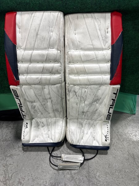 White Intermediate True Catalyst 7X3 Goalie Leg Pads (Used) | 29" +2"