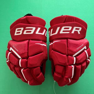 Red Junior Bauer Supreme 3S Gloves 11" (Used)