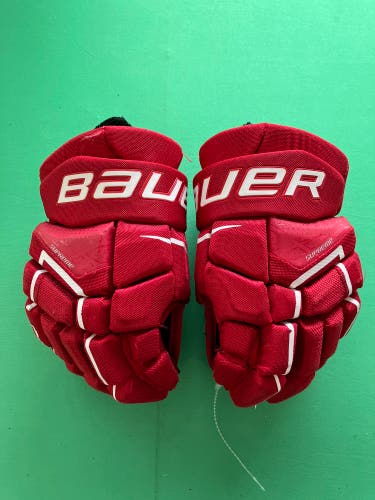 Red Junior Bauer Supreme 3S Gloves 11" (Used)