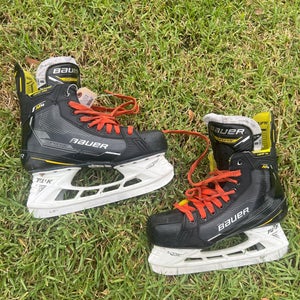 Senior Bauer Supreme M4 Hockey Skates | Size 8 Fit 3