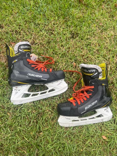 Senior Bauer Supreme M4 Hockey Skates | Size 8 Fit 3