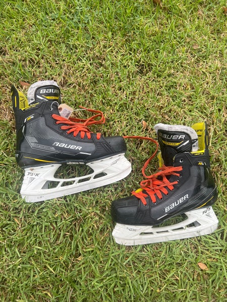 Senior Bauer Supreme M4 Hockey Skates | Size 8 Fit 3