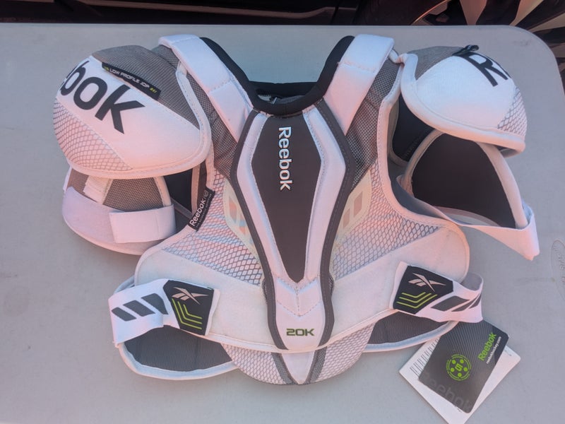 Junior Large Reebok 20K Shoulder Pads (New)