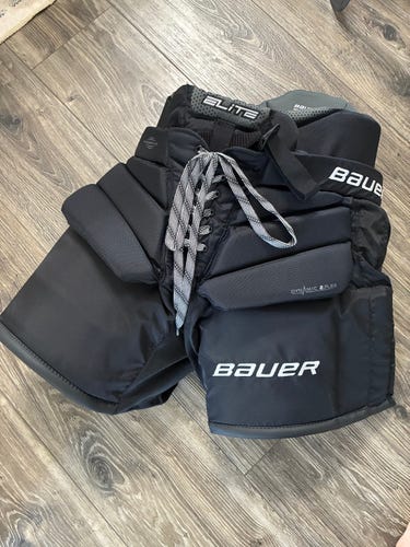 Intermediate Small Bauer Elite Hockey Goalie Pants (Used-Like new)