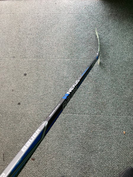Intermediate Bauer Nexus 2000 Hockey Stick Right Handed P92 (Used)