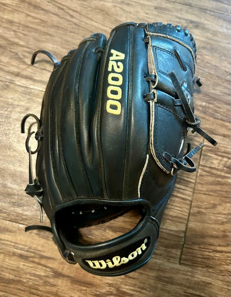 RH Wilson A2000 Baseball Glove 11.75" (Used)