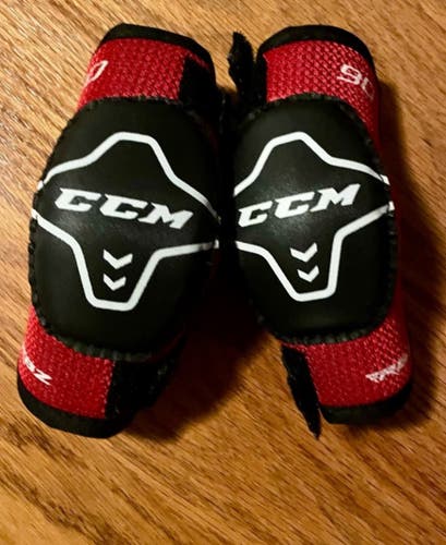 Youth Medium CCM Elbow Pads (Used)
