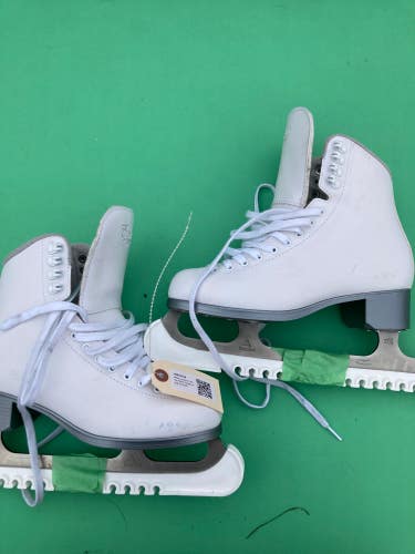 White Jackson Ultima Figure Skates Adult 8 (Used)
