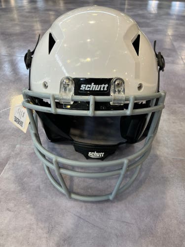Youth Medium Schutt Vengeance A11 Helmet (Used)