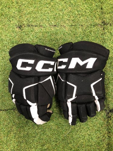 Black Junior CCM AS580 Gloves 12" (Used)