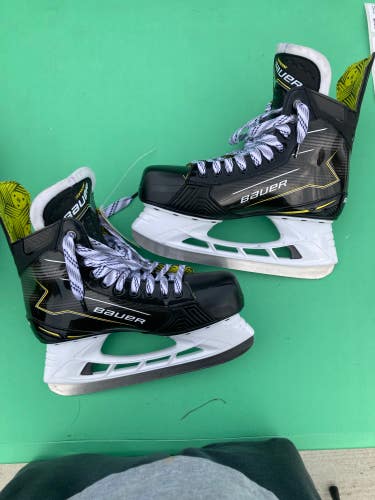 Senior Bauer Supreme Elite Hockey Skates Extra Wide Width 10 (Used)
