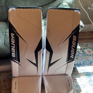Medium 2025 Bauer Sv-Pro Goalie Leg Pads (Used)