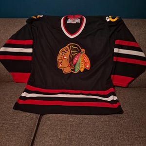 CCM Chicago Blackhawks Jersey Size Large (Used)