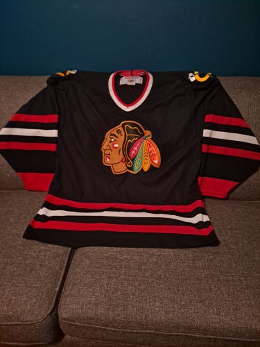 CCM Chicago Blackhawks Jersey Size Large (Used)