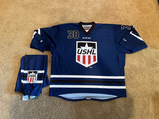 *rare* USHL goalie cut XL jersey and socks