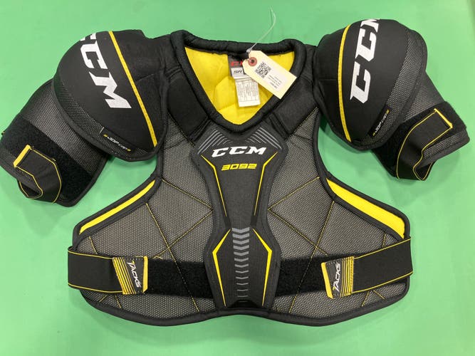 Large Senior CCM Tacks 3092 Shoulder Pads (Used)