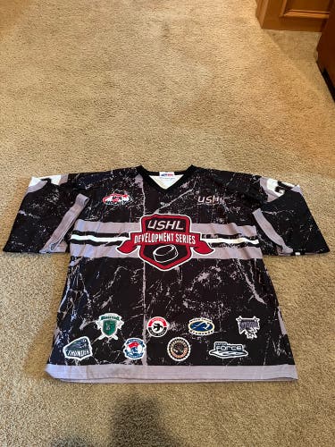 *Rare USHL goalie jersey