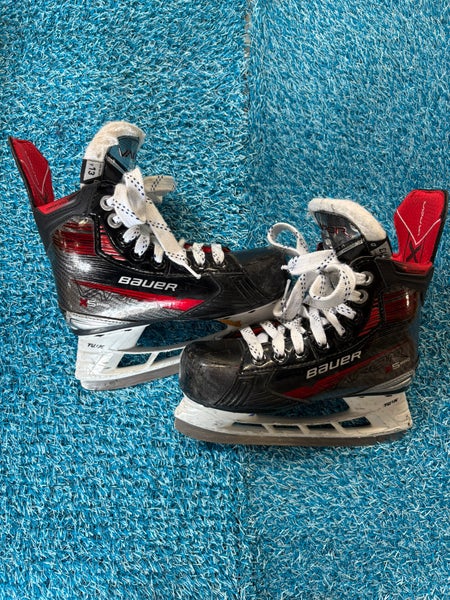 Youth Bauer Vapor X5 Pro Hockey Skates Regular Width 13 (Used)