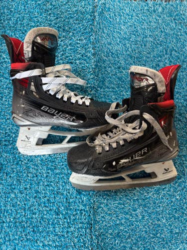 Junior Bauer Vapor X5 Pro Hockey Skates Regular Width Size 3.5 (Used)