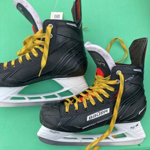 Senior Bauer Vapor VOLT Hockey Skates Regular Width 9 (Used)