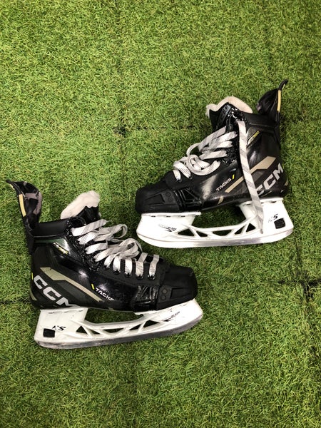 Intermediate CCM Tacks AS580 Hockey Skates Size 5 (Used)