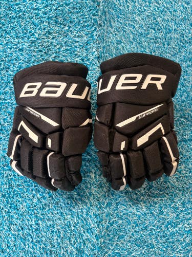 Black Junior Bauer Supreme M3 Gloves 10" (Used)
