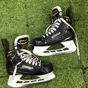 Intermediate Bauer Supreme M1 Hockey Skates Regular Width Size 4 (Used)