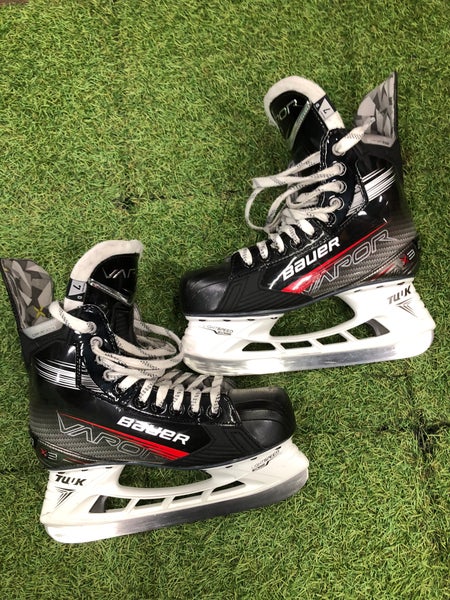 Senior Bauer Vapor X3 Hockey Skates Regular Width 7 (Used)