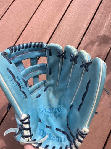2025 Wilson RH Outfield A2000 Baseball Glove 12.75" (Used)