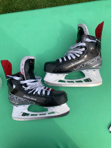 Intermediate Bauer Vapor X3.7 Hockey Skates Regular Width Size 4.5 (Used)