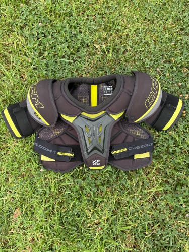 Small Senior CCM Tacks XF 80 Shoulder Pads