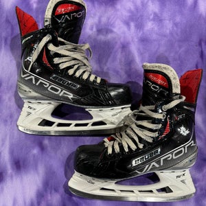 Intermediate Bauer Vapor X3.7 Hockey Skates Regular Width 6 (Used)