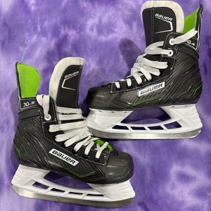 Intermediate Bauer XLS Hockey Skates Regular Width Size 5 (Used)