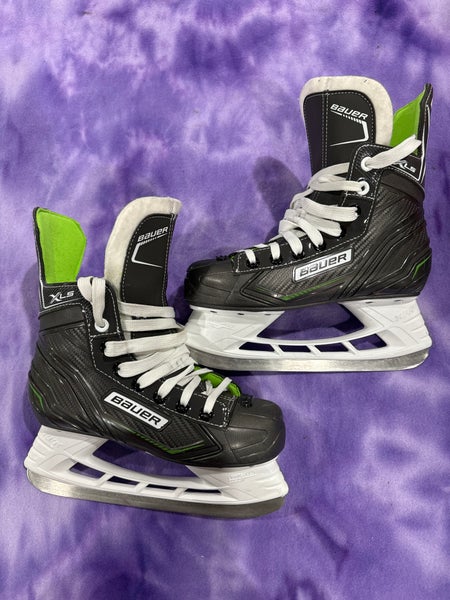 Intermediate Bauer XLS Hockey Skates Regular Width Size 5 (Used)