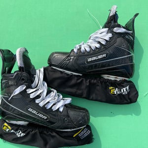 Intermediate Bauer Supreme UltraSonic Hockey Skates Pro Stock Size 5 (Used)