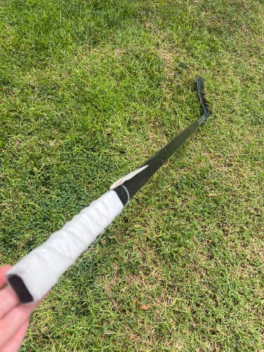 Senior Bauer Hyperlite 2 Hockey Stick Left Hand Pro Stock (Groulx)
