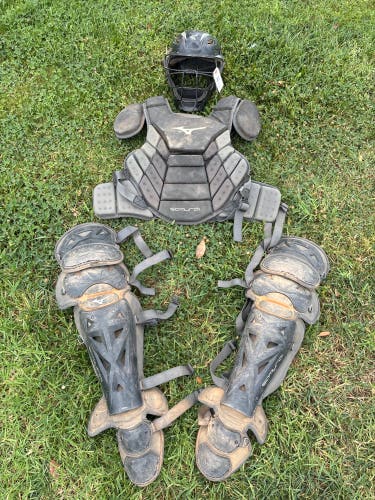 Adult Mizuno Samurai Catcher's Set w/ Easton Mask