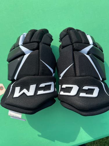 Senior CCM Supra Gloves 13" (Used)