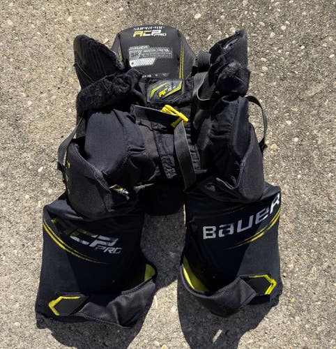 Medium Bauer Supreme ACP Pro Girdle (Used)