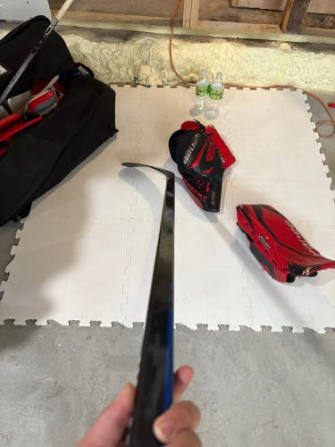 Senior Warrior Covert QR6 Right Handed Hockey Stick (Used)
