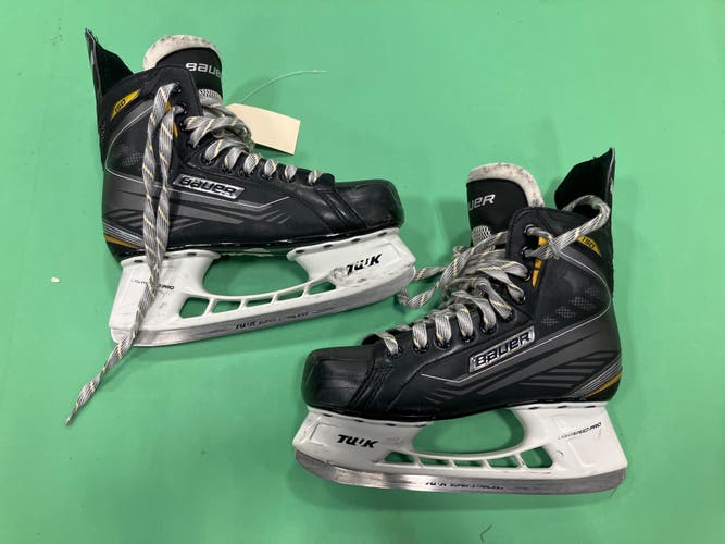 Senior Bauer Supreme 150 Hockey Skates Regular Width 7.5 (Used)